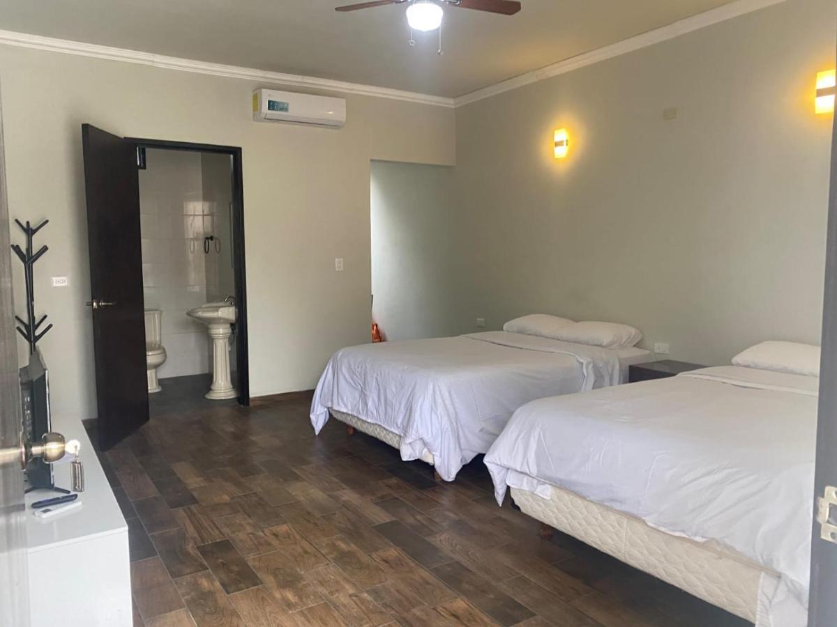 Hotel & Hostal 230 バリャドリッド エクステリア 写真