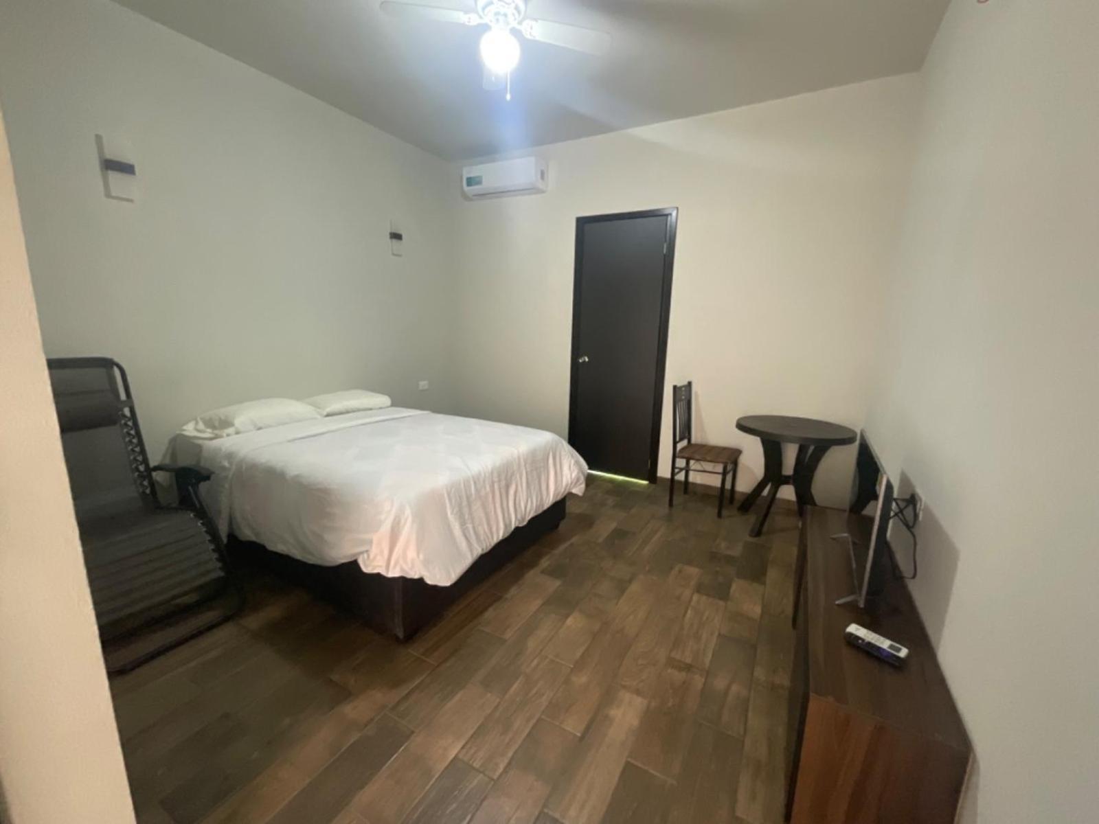 Hotel & Hostal 230 バリャドリッド エクステリア 写真